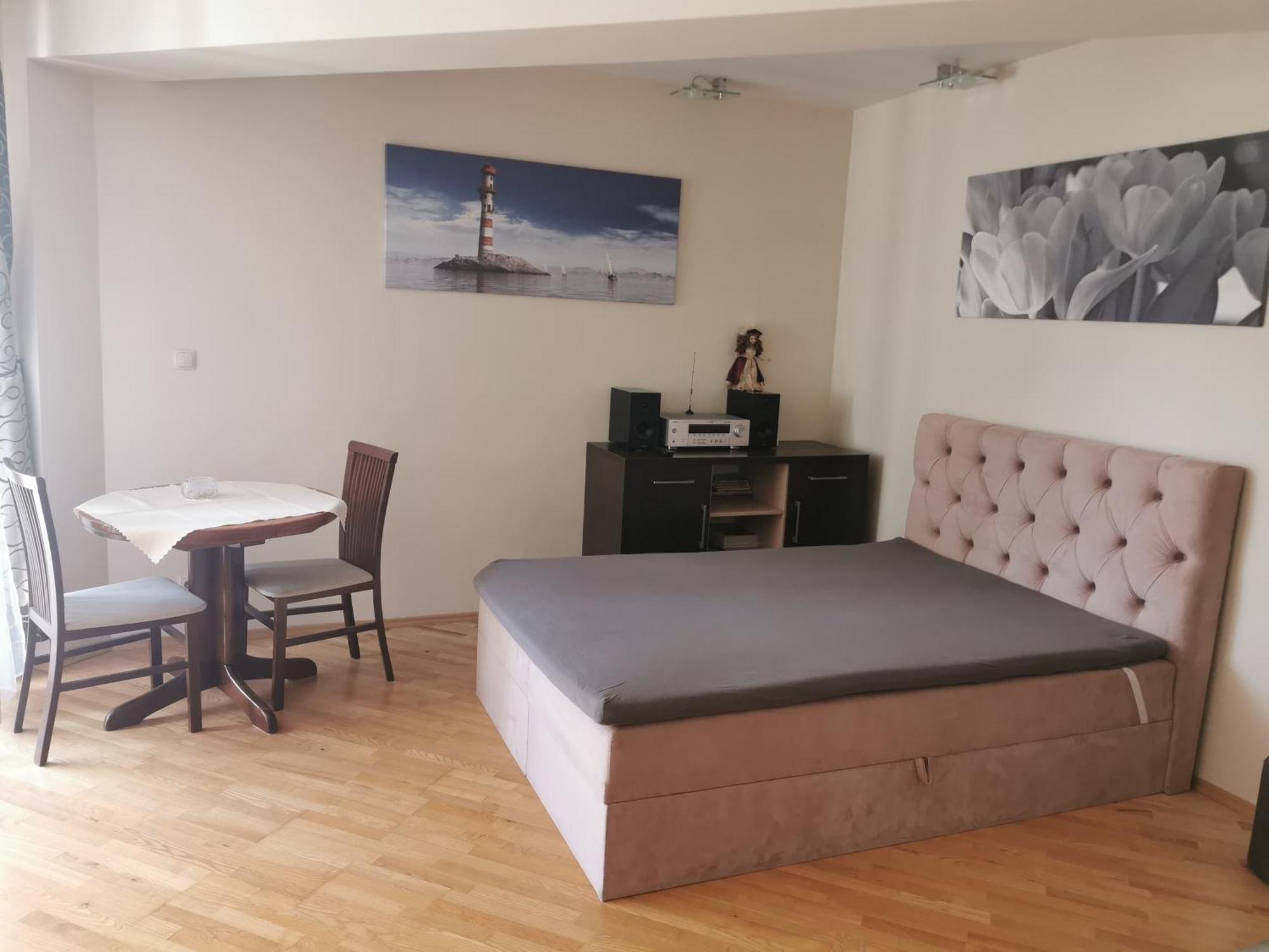 Piano Diva Apartment *